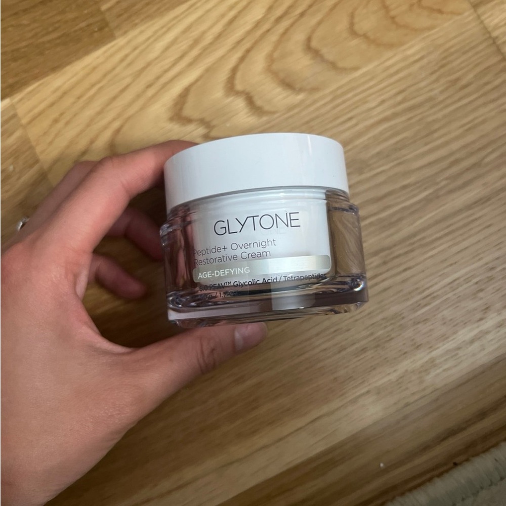 New glytone age defying peptide+ overnight restorative cream
